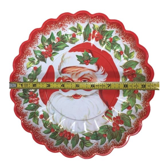 Santa Claus Christmas Dish Plastic - Scalloped Edges - Thin Plastic - Picture 5 of 5